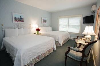 Metivier Inn