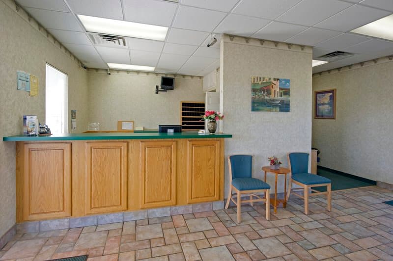 Budgetel Inn & Suites