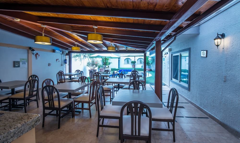 Del Marqués Hotel and Suites
