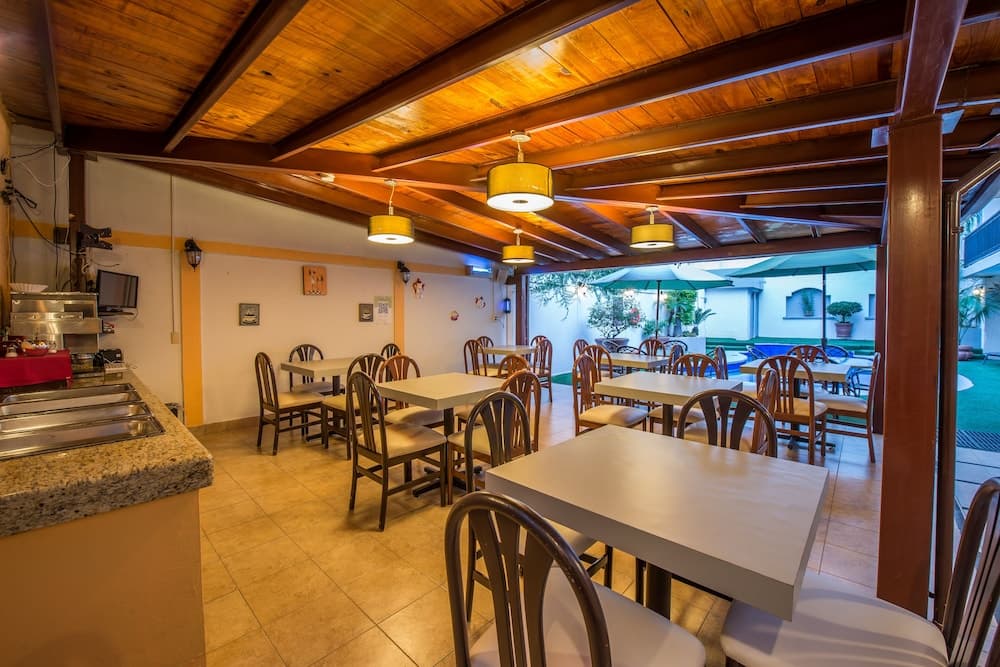 Del Marqués Hotel and Suites