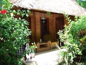 Anom Beach Hotel