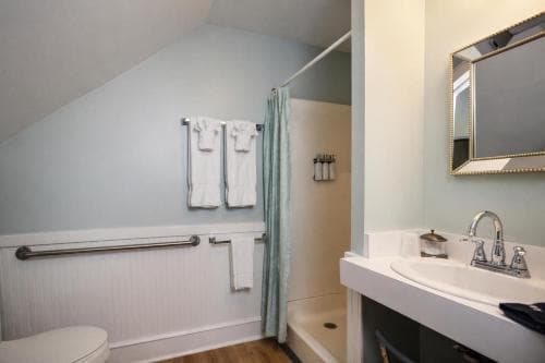 Captain's Quarters Inn