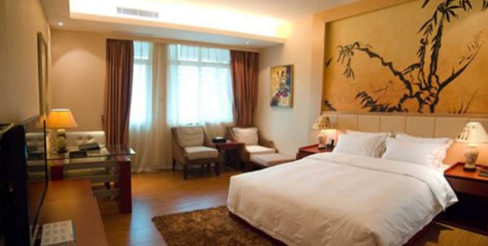 J hotel