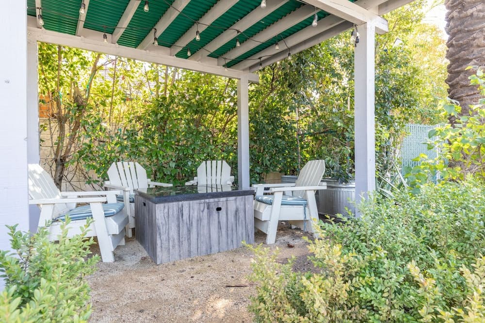 Vineyard Valley Inn