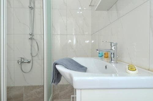 Patisia, a minimal apartment