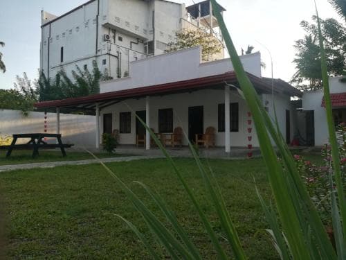Surf Beach Inn