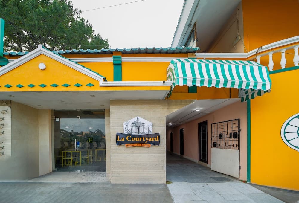 La Courtyard