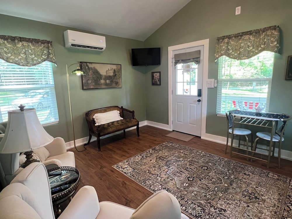 Benefield House Bed & Breakfast