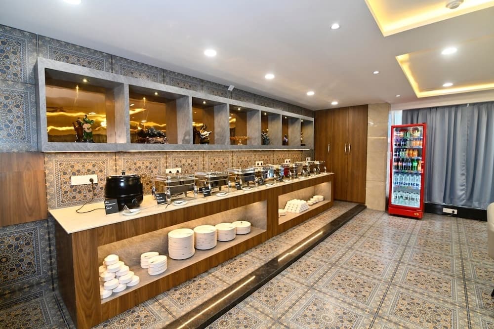 Carry Plus Hotel