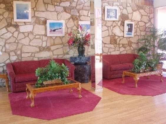 White Oaks Hotel