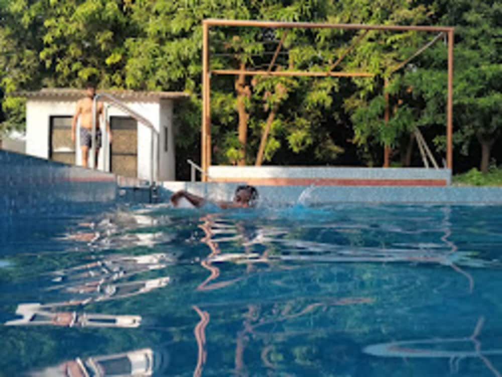 Smita Baug
