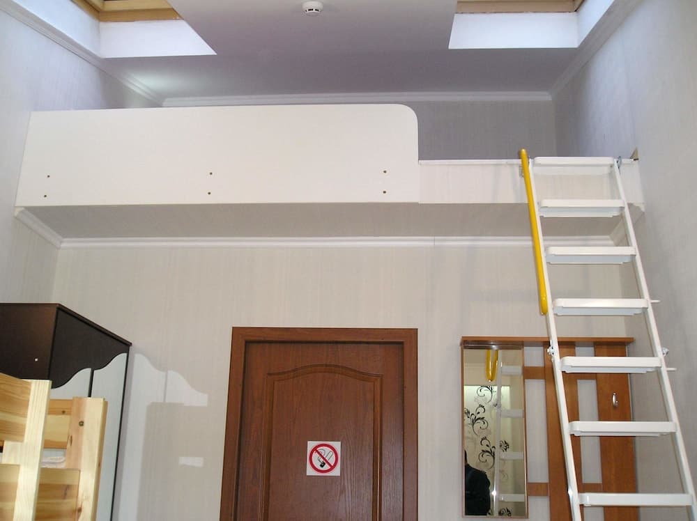 Uyut Hostel