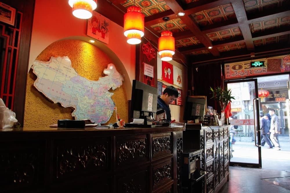 Leo Hostel