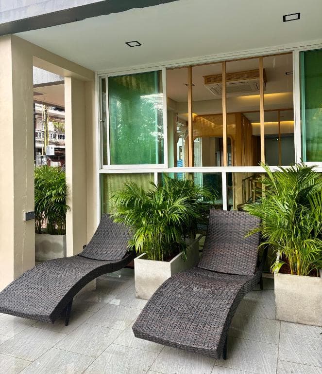 Charm Hostel at Pratumnak