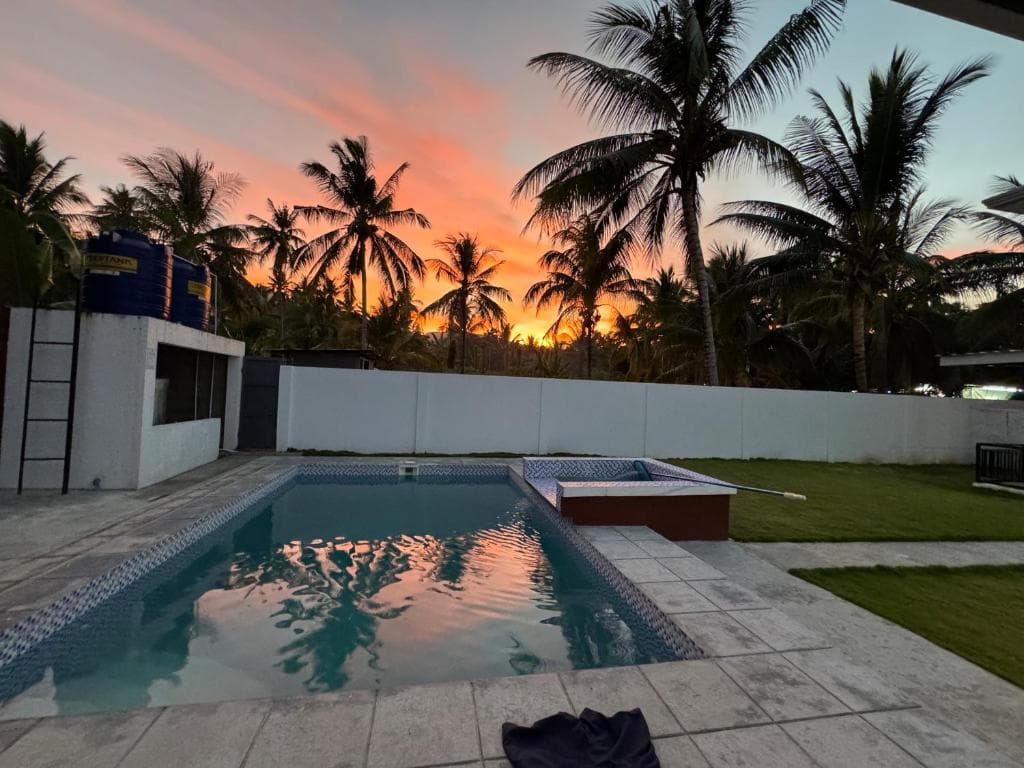 Valencia Pool studio