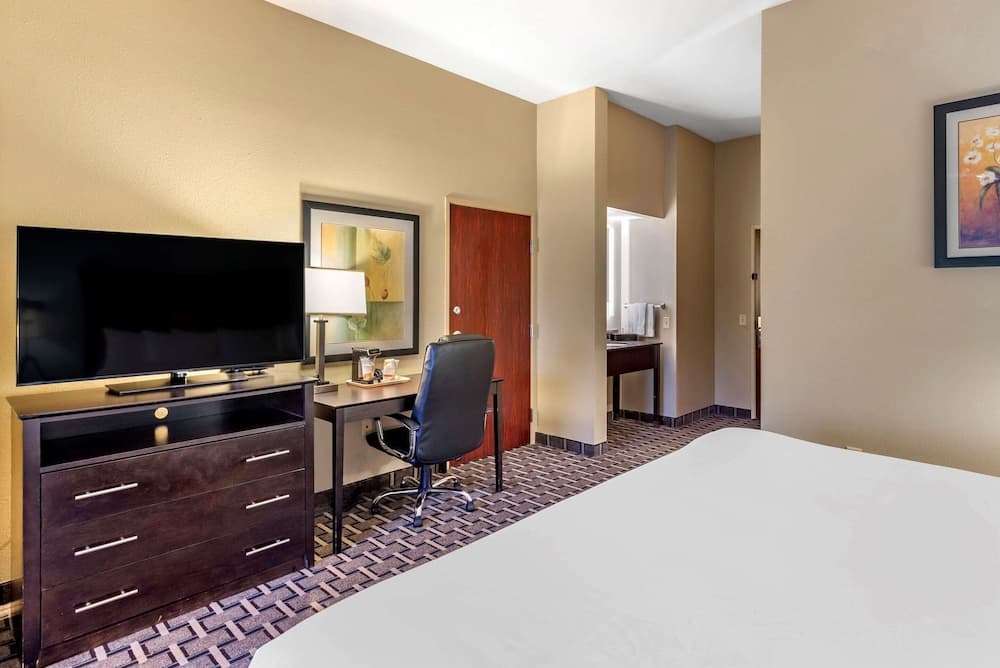 Comfort Suites