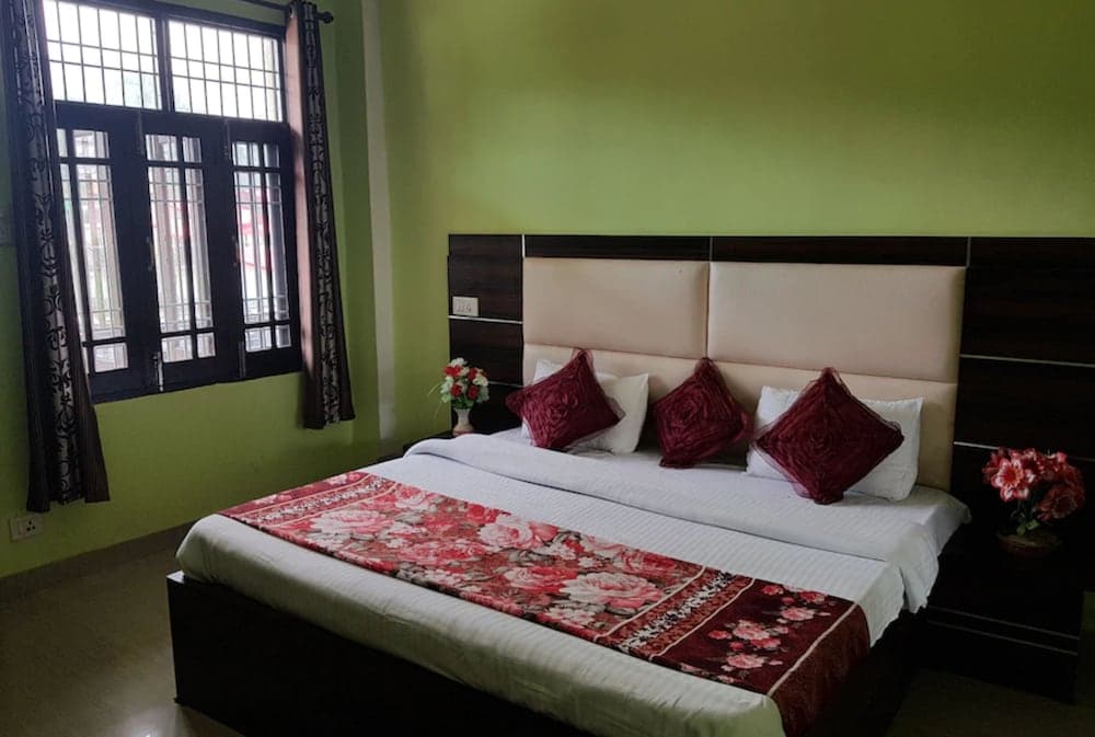 Goroomgo Veekay Regency Bengaluru