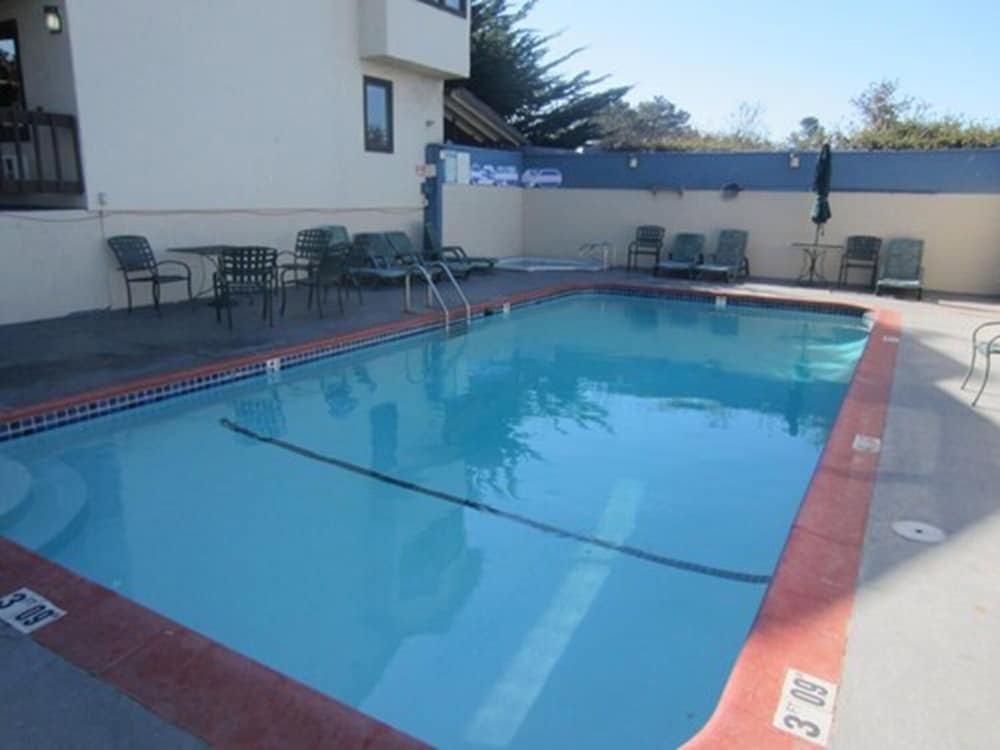 Monterey Fairgrounds Inn