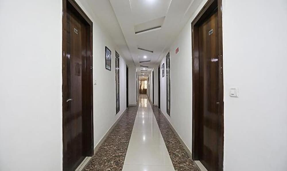 Fabhotel Taj Castle