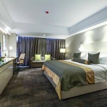 Maple Leaf Hotel