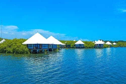 BeeJay Bakau Resort