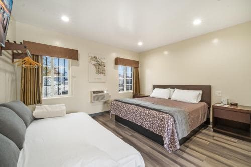 24 Hours Motel