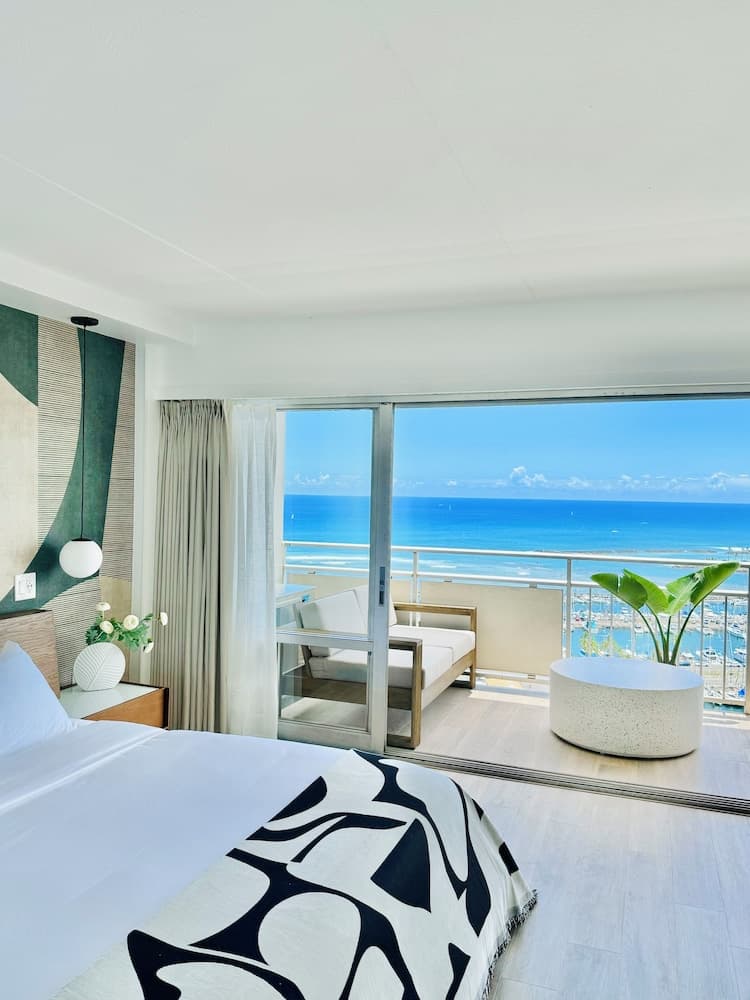 Panoramic Oceanview Resort - Full Kitchen in Each Unit, 2 Swimming Pools, Onsite Restaurants, Fireworks Every Friday