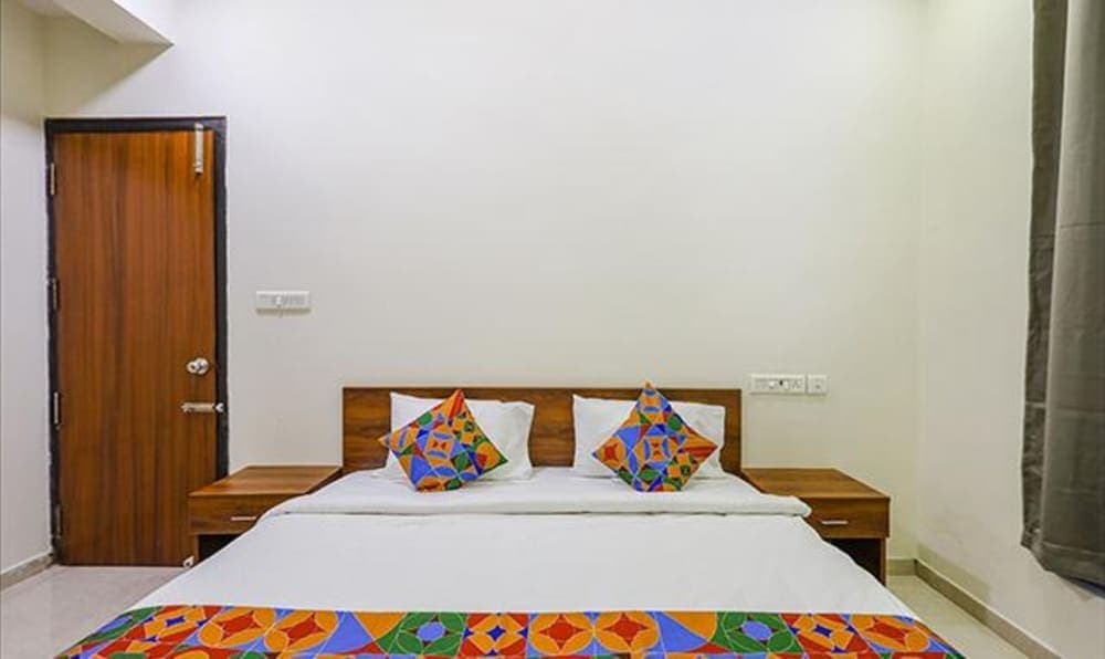 Fabhotel De Luxe
