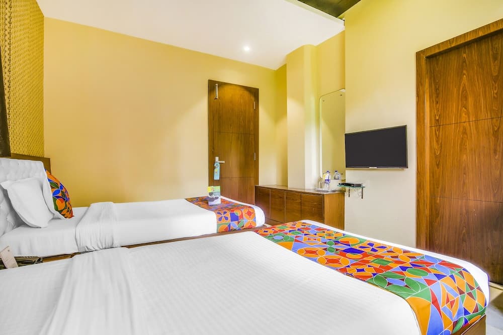 Fabhotel Luxor