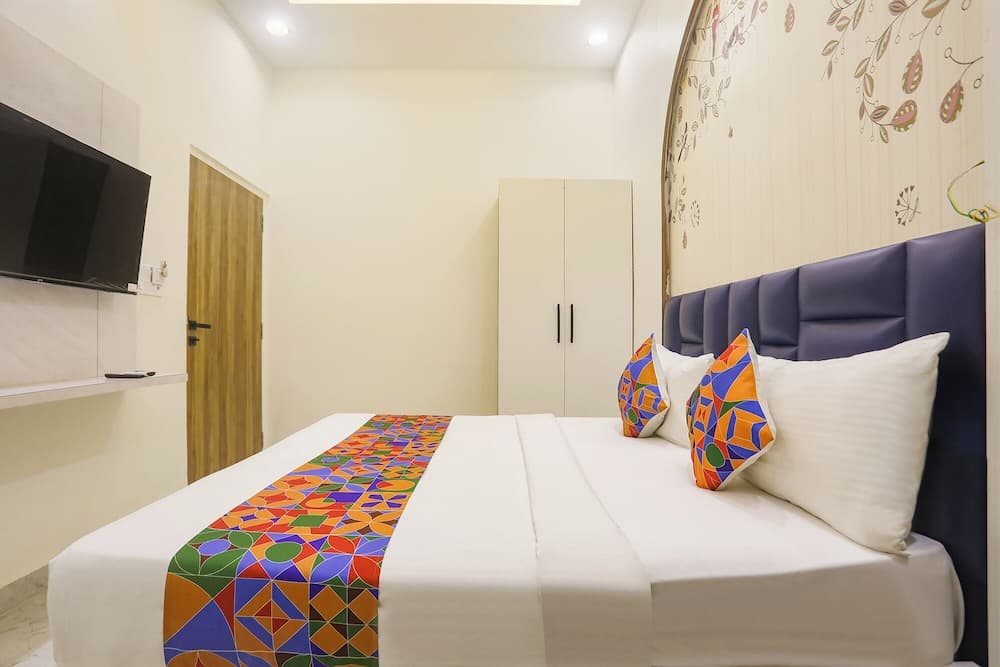 Fabhotel Gurukripa