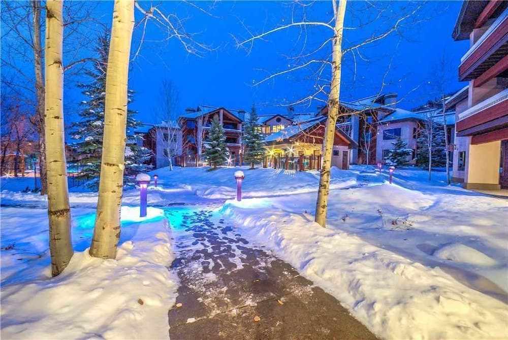 Champagne Lodge