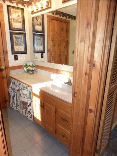 Lake Lucerne - Treehouse Cabin #01