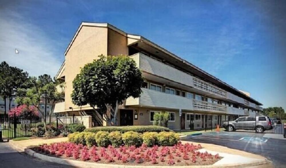 Fair View Inn & Suites