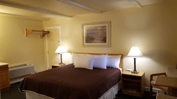 Captains Quarters Motel