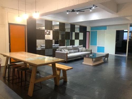 Aquarium Hostel