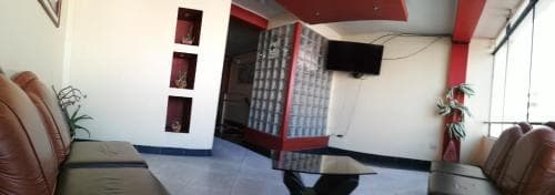 Oscar's Hostal