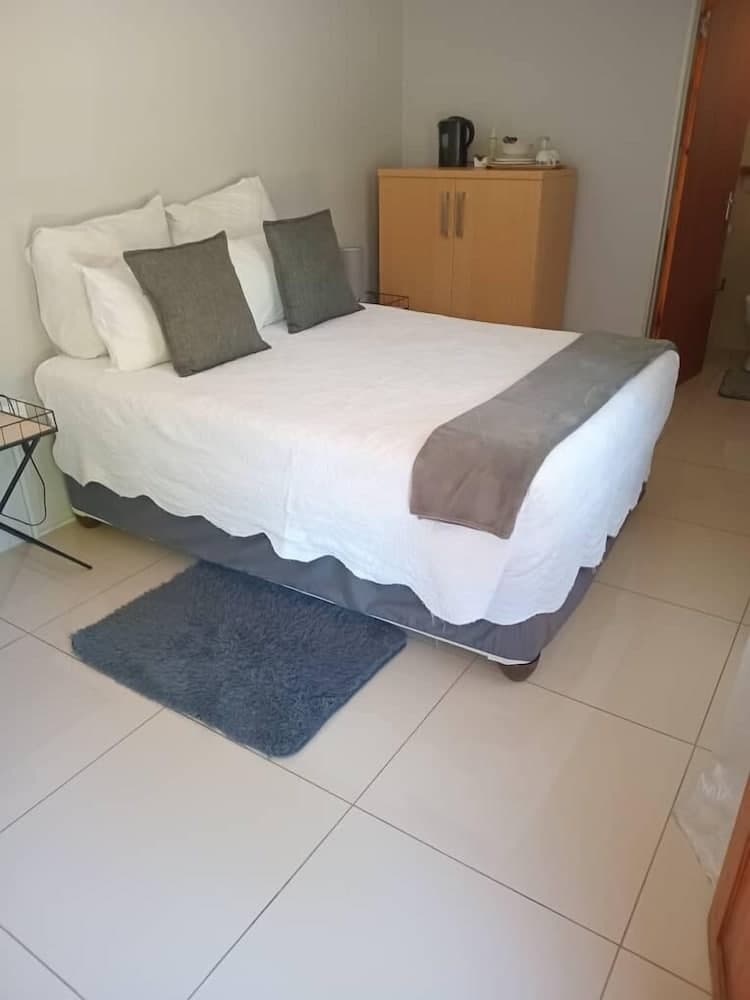 Brookside Lodge B&B