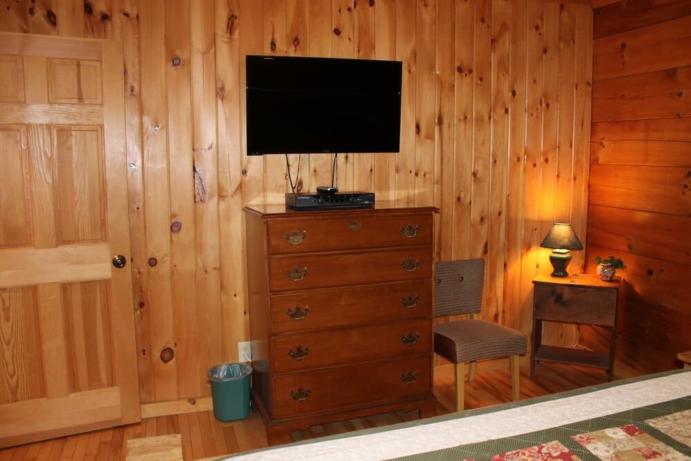 Riverside Log Cabins