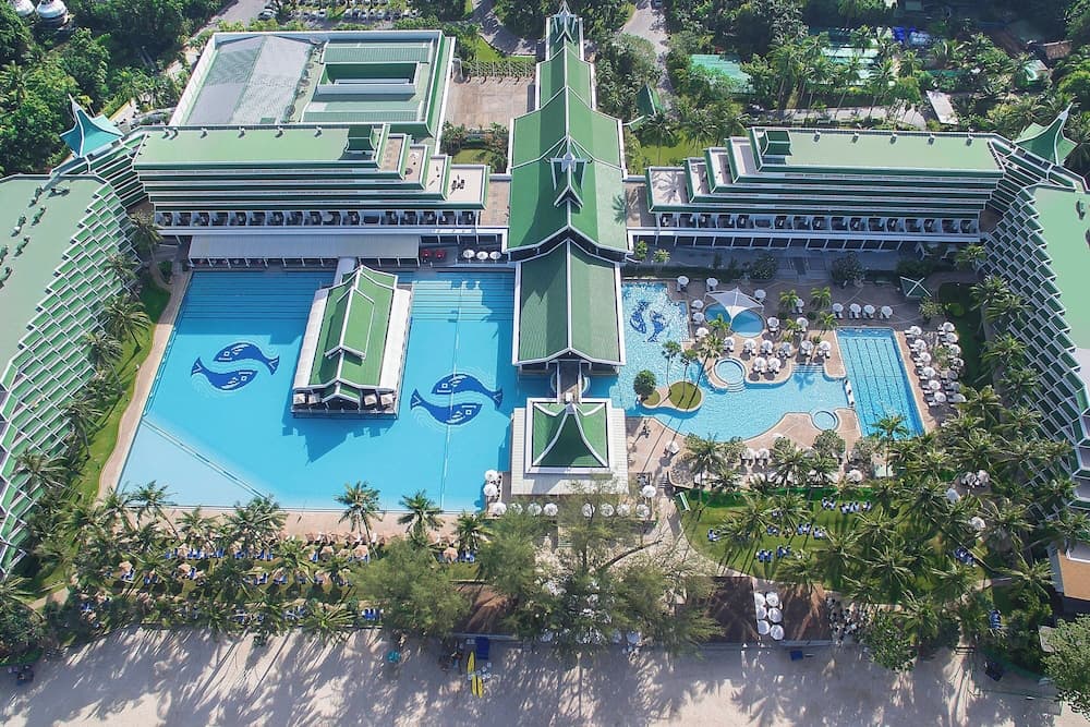 Le Meridien Phuket Beach Resort