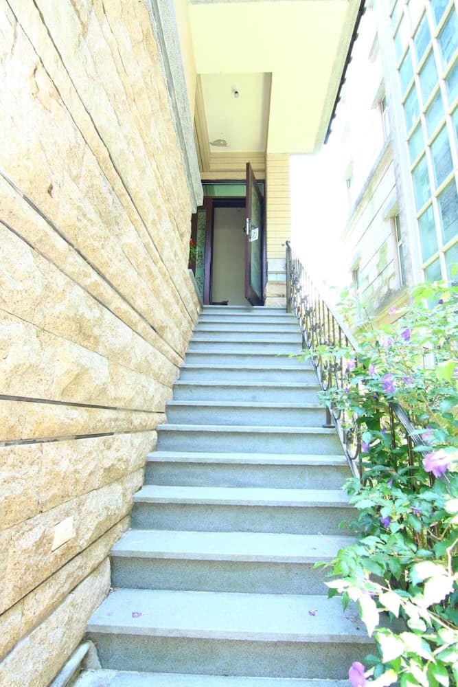 Dan Dan House