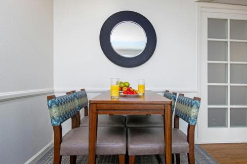 Peacock Suites