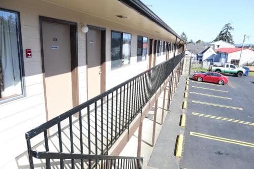 Silver Sands Motel