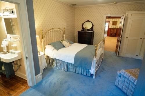 Mccloud Mercantile Hotel