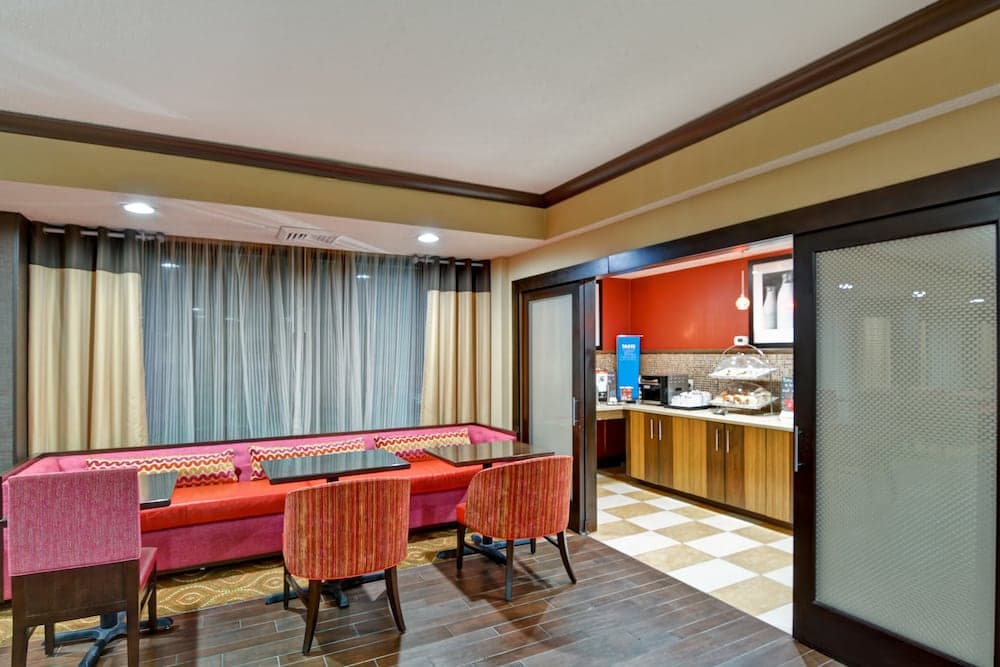 Hampton Inn Albany Wolf Road