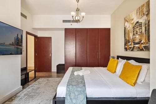 La Buena Vida Holiday Homes, Luxe, 3BR with, full kitchen, Marina View, by JBR Beach, Tram & Marina