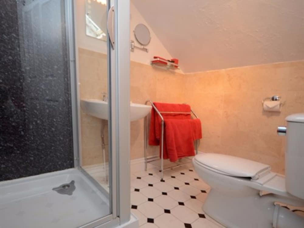 Feversham Lodge