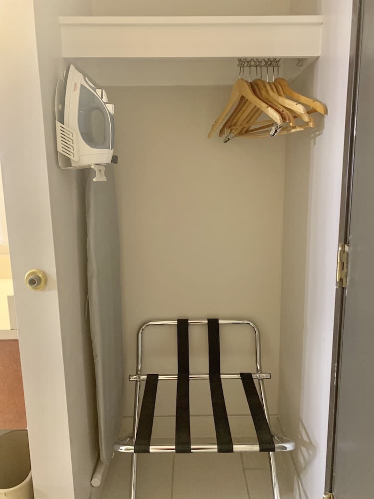 Countryside Suites