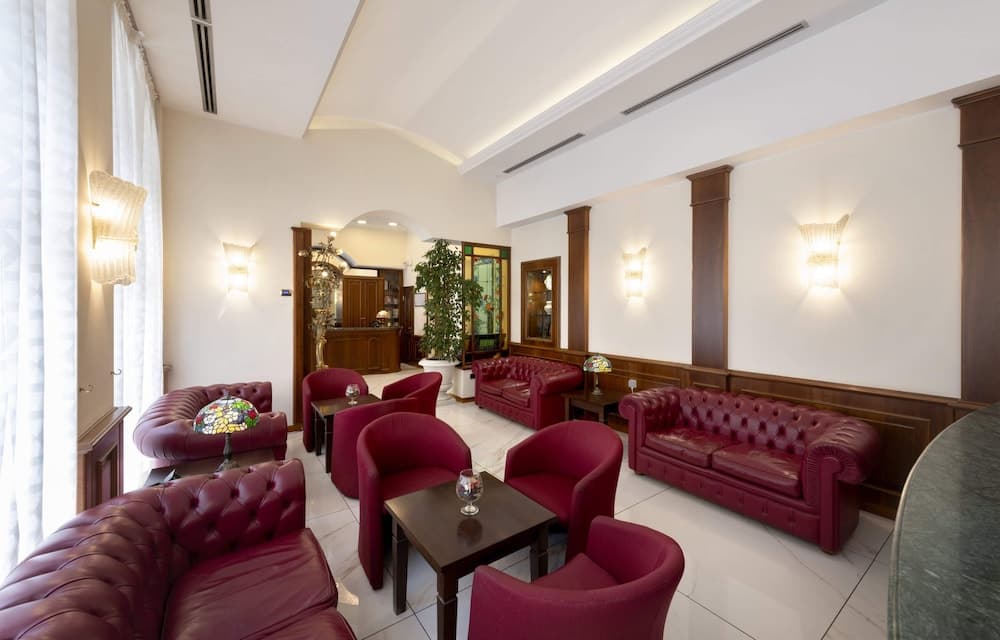 Lancaster Hotel