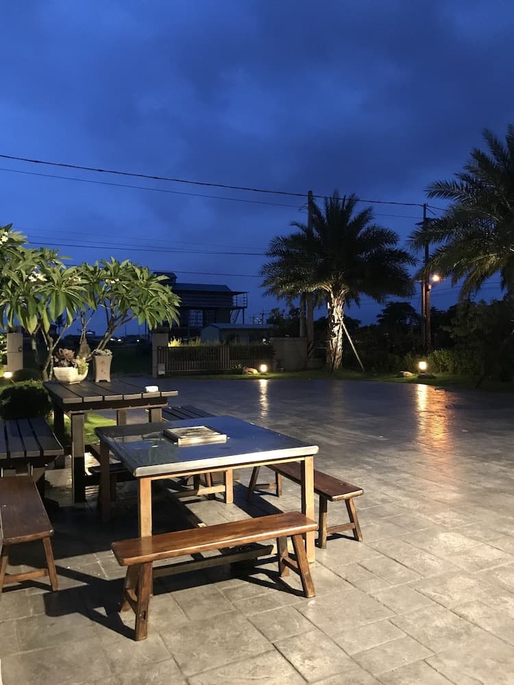 Seed Bed and Breakfast