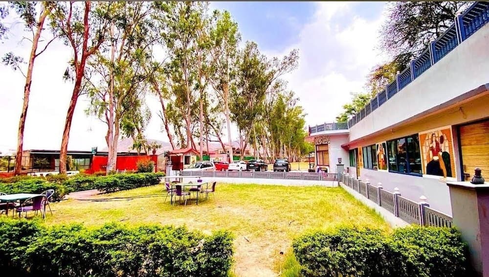 Tiger Club Resort